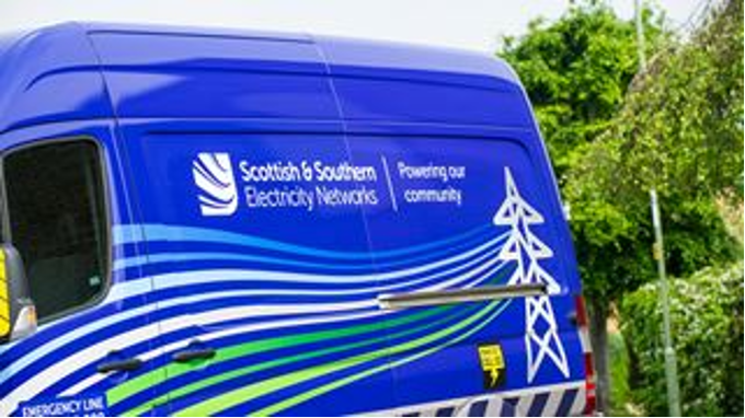 An SSEN Transmission vehicle.