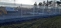LT139-palisade-fence-install.jpg