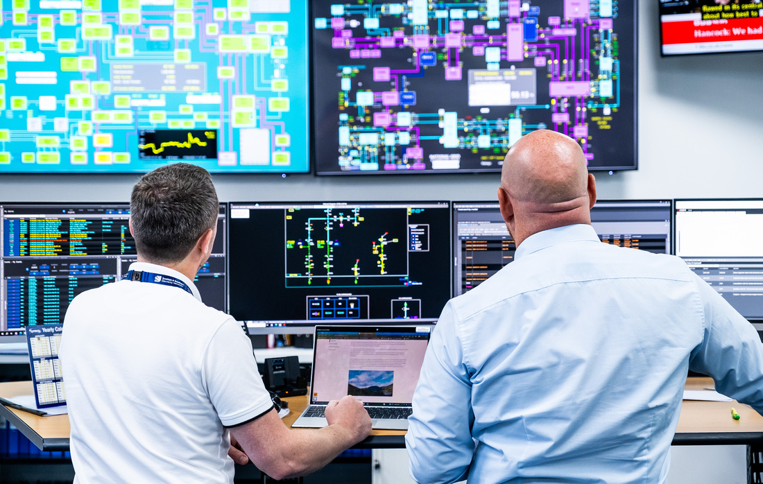 SSEN Transmission staff working in a control room