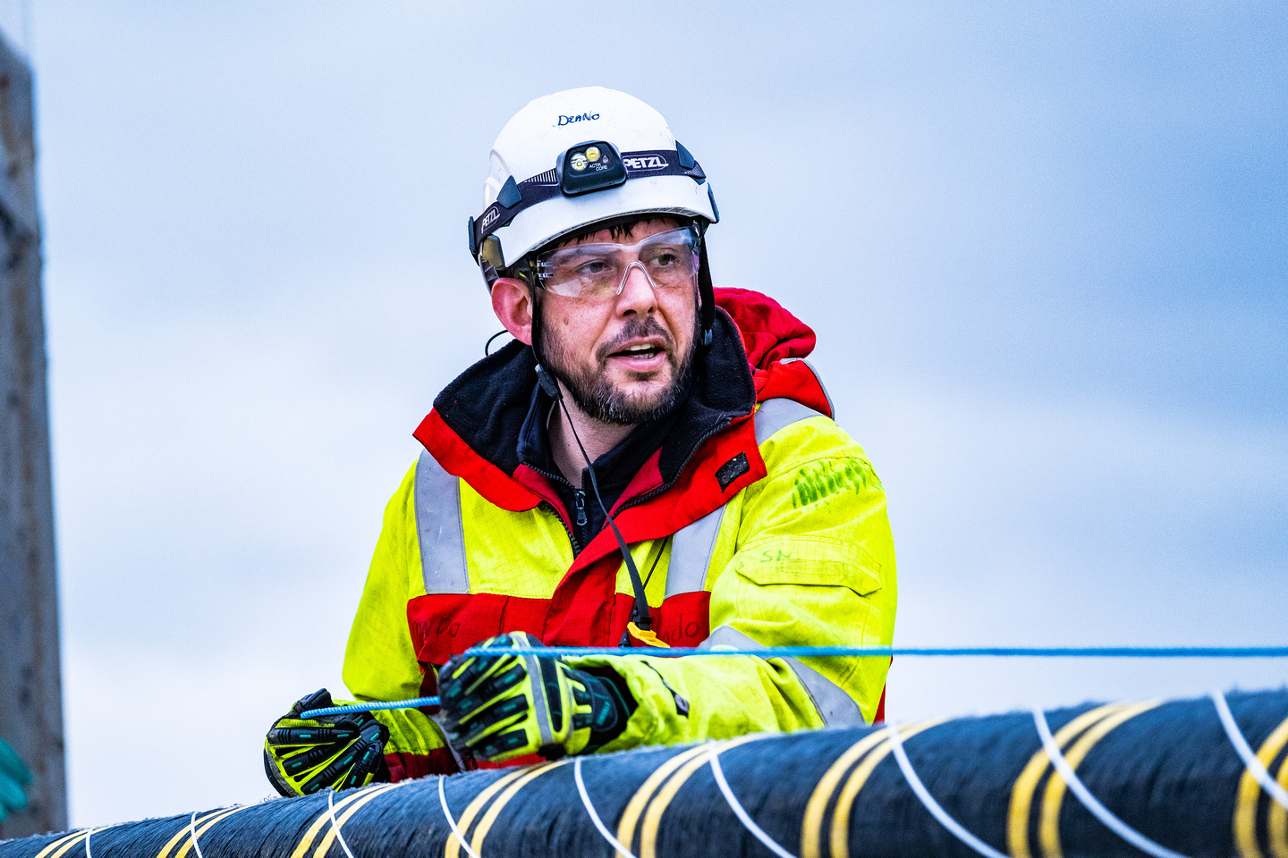 3_SSEN Transmission_An NKT Victoria crew member checks the HVDC cable.jpg