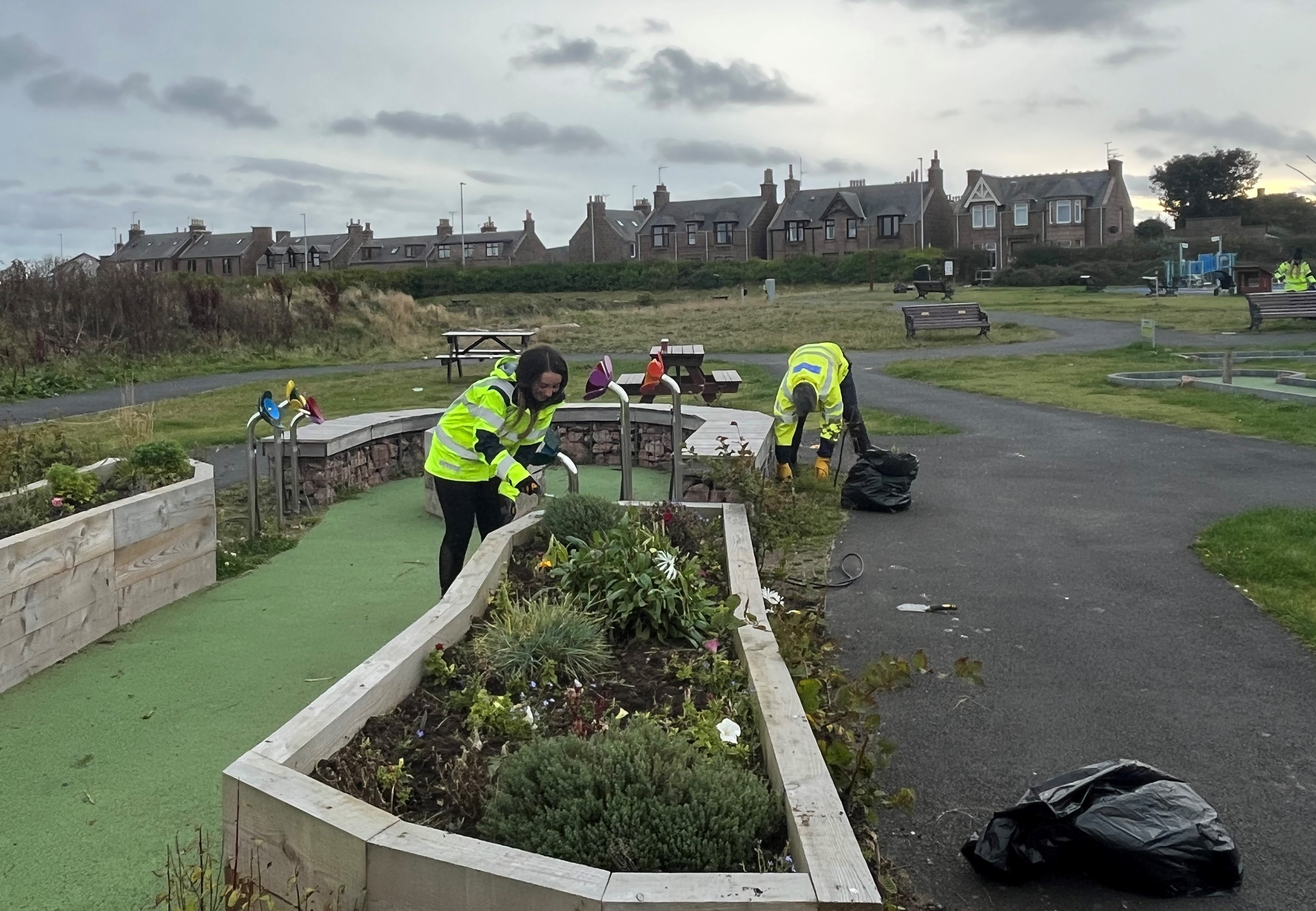 SSEN Transmission_Nine volunteers helped with weeding, litter picking and gardening.png