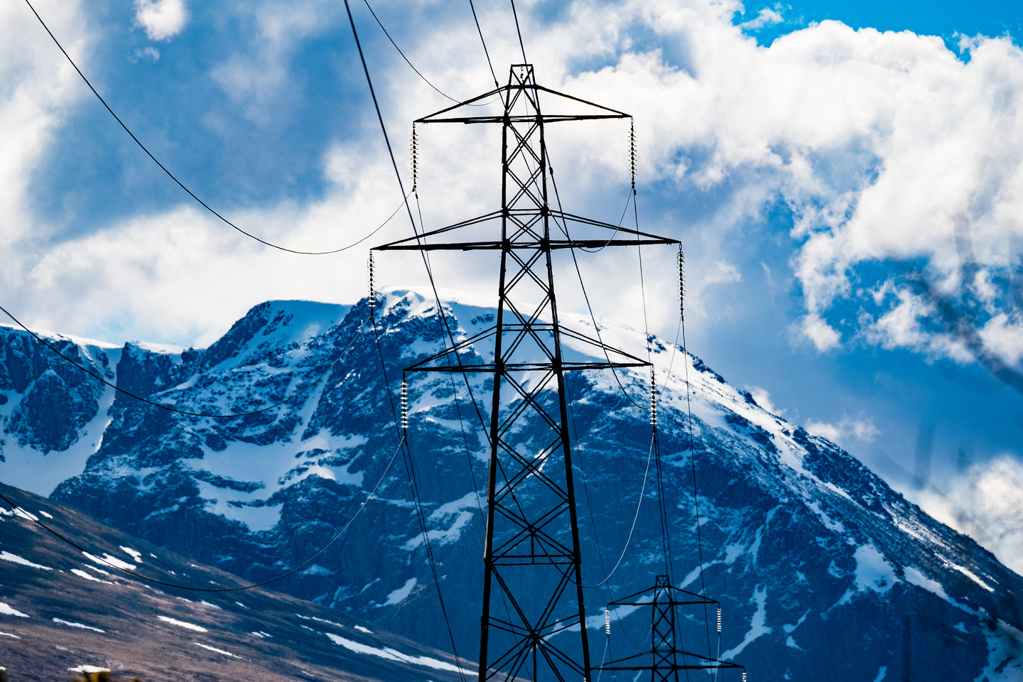 SSEN Transmission_Transmission towers near Fort Augustus.jpg