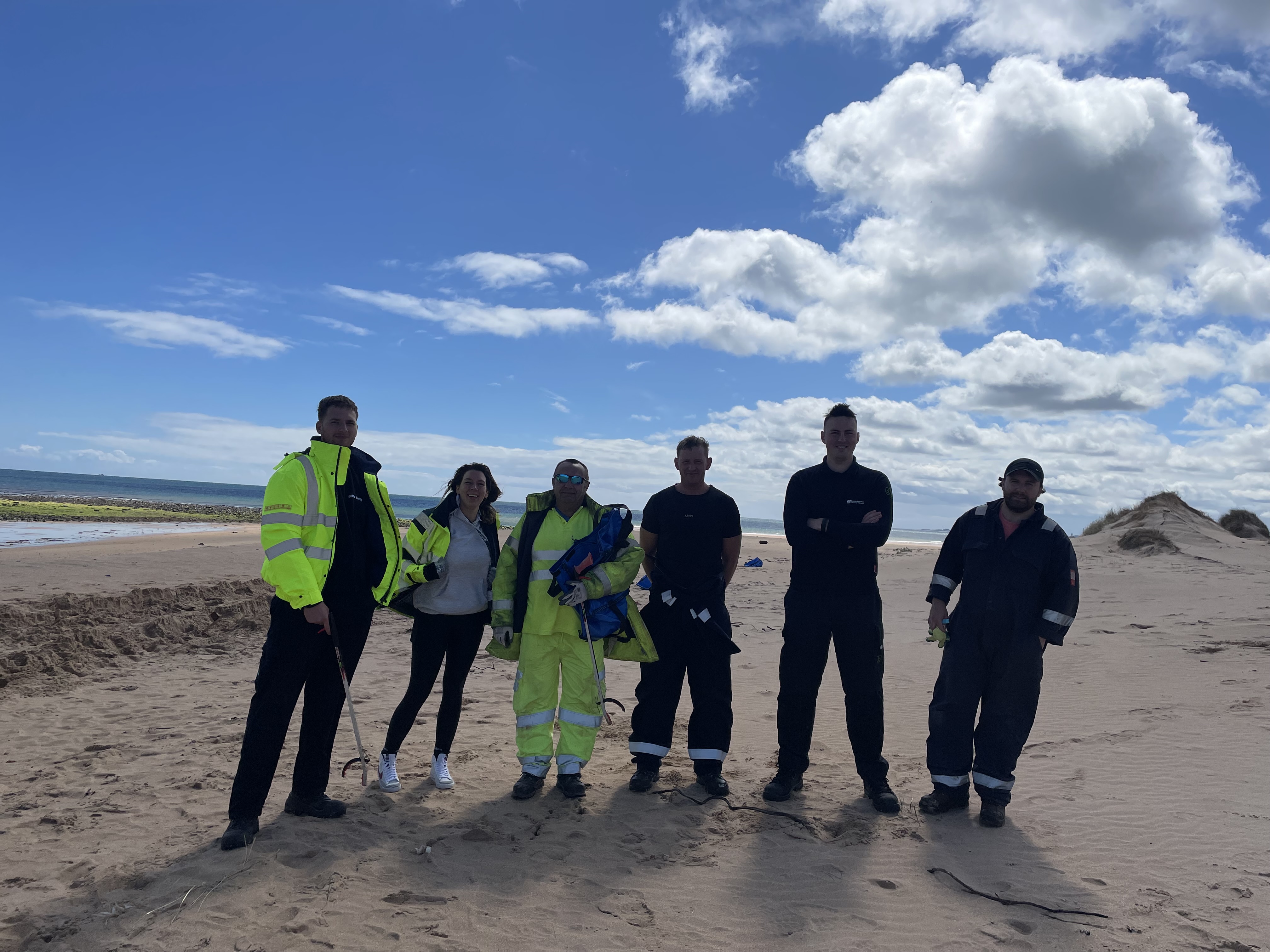 ssen-transmission-beach-clean-2.jpg