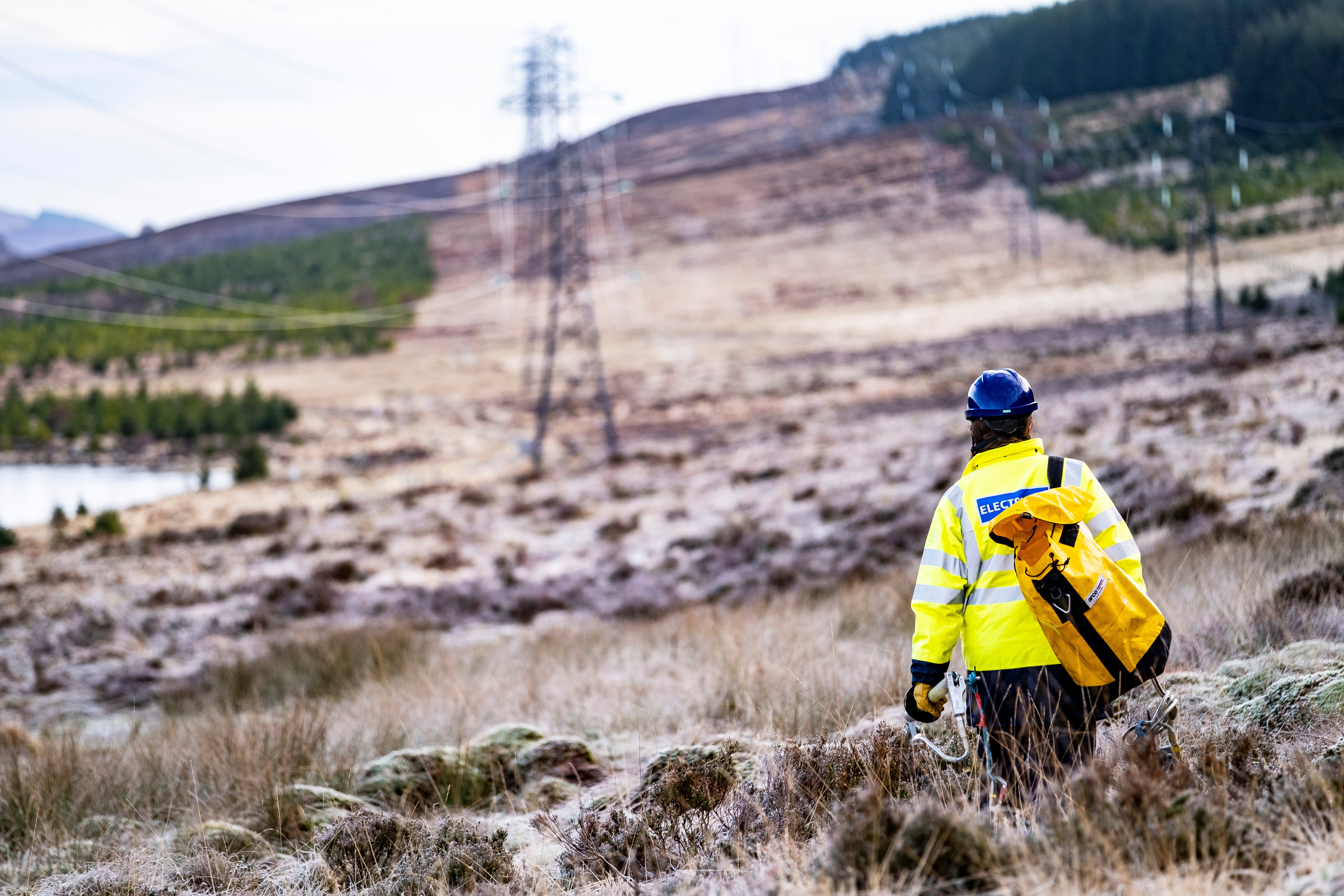 SSEN_Transmission_Linesmen_Loch_Buidhe_Bonar_Bridge_62.jpg