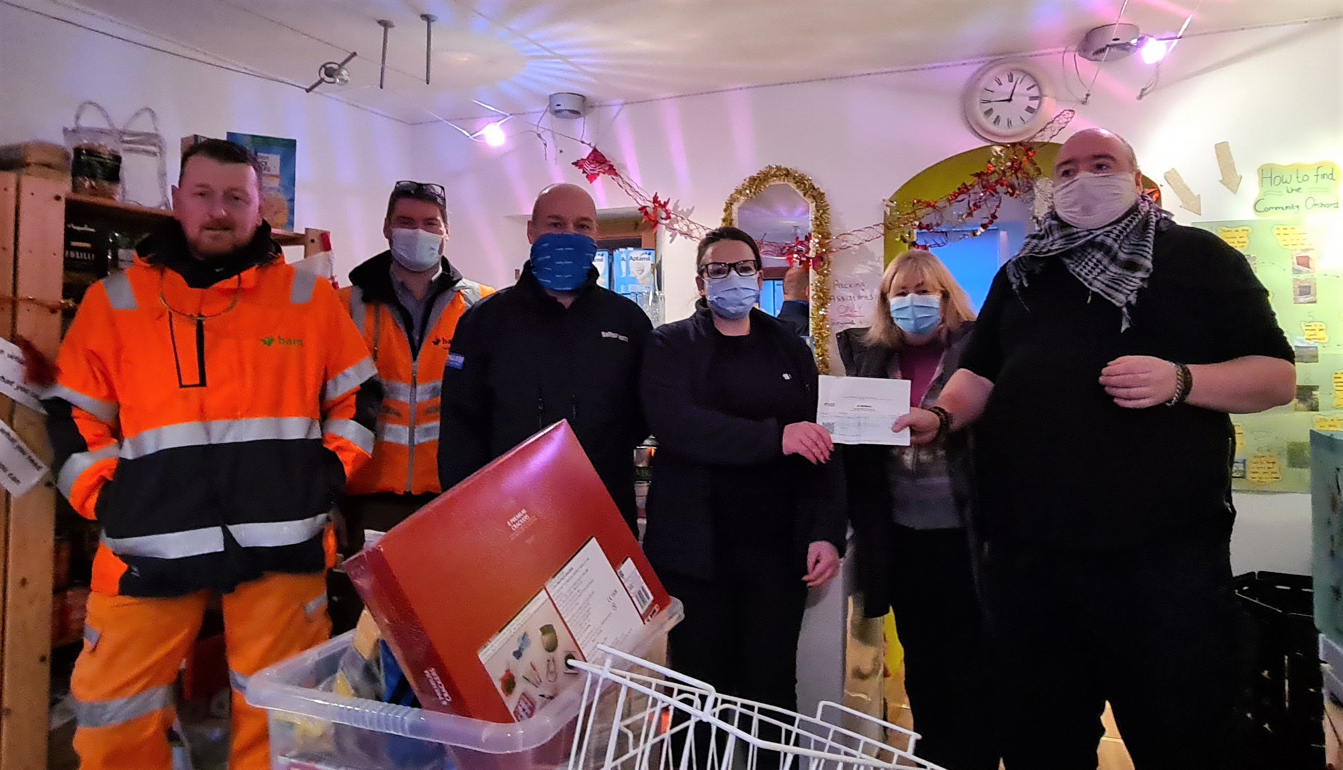 ssen-transmission_teams-from-ssen-transmission-siemens-bam-and-balfour-beatty-donate-food-chest-freezer-and-christmas-products-to-food-for-thought-in-alyth.jpg