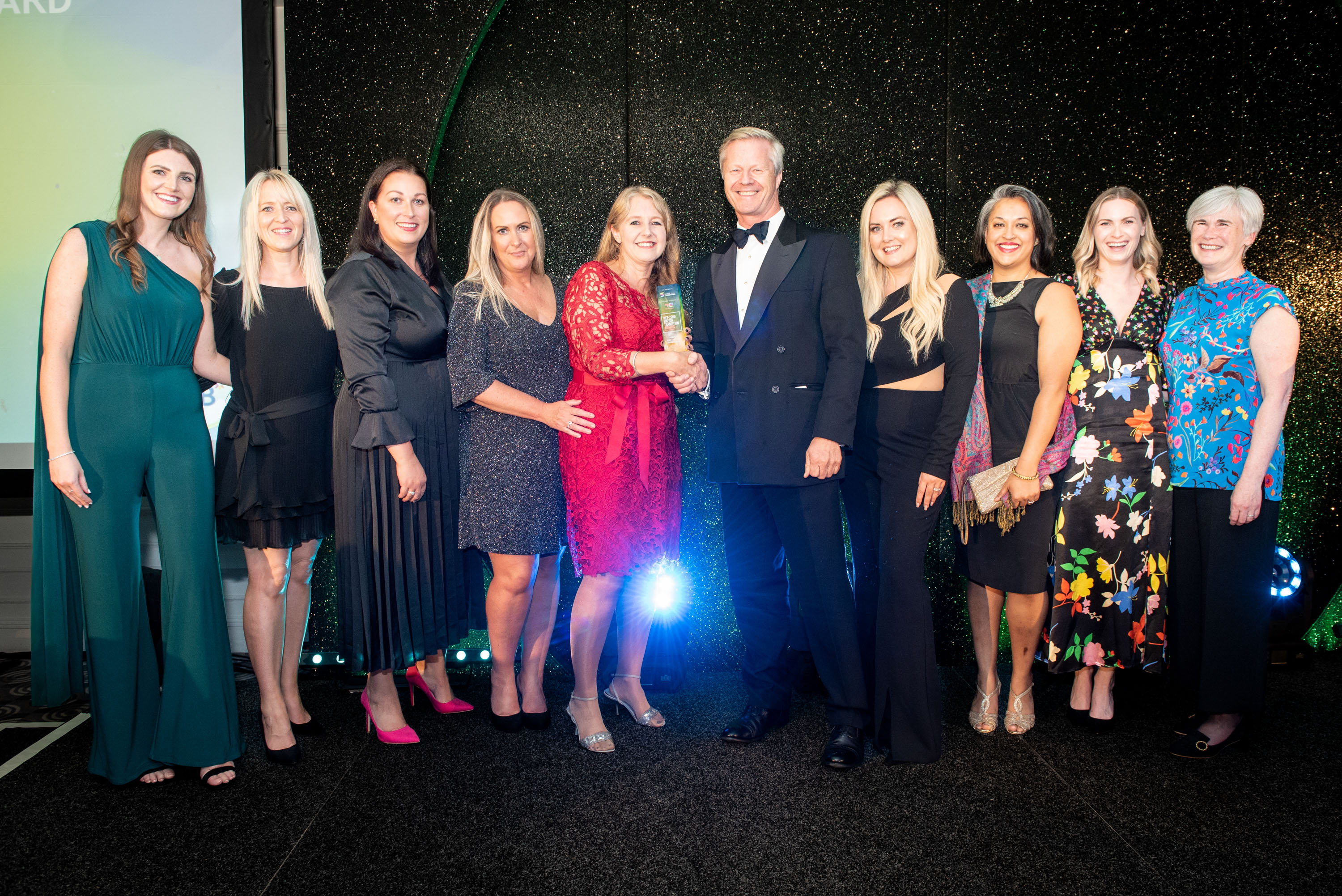 ssen-transmission_scottish-renewables-people-and-culture-award-winners_hr-team.jpg